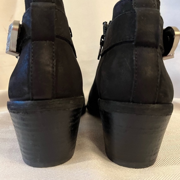 Steve Madden Bradi black suede bootie w/ western buckle detail, like new SZ 8.5‎ - Picture 4 of 9